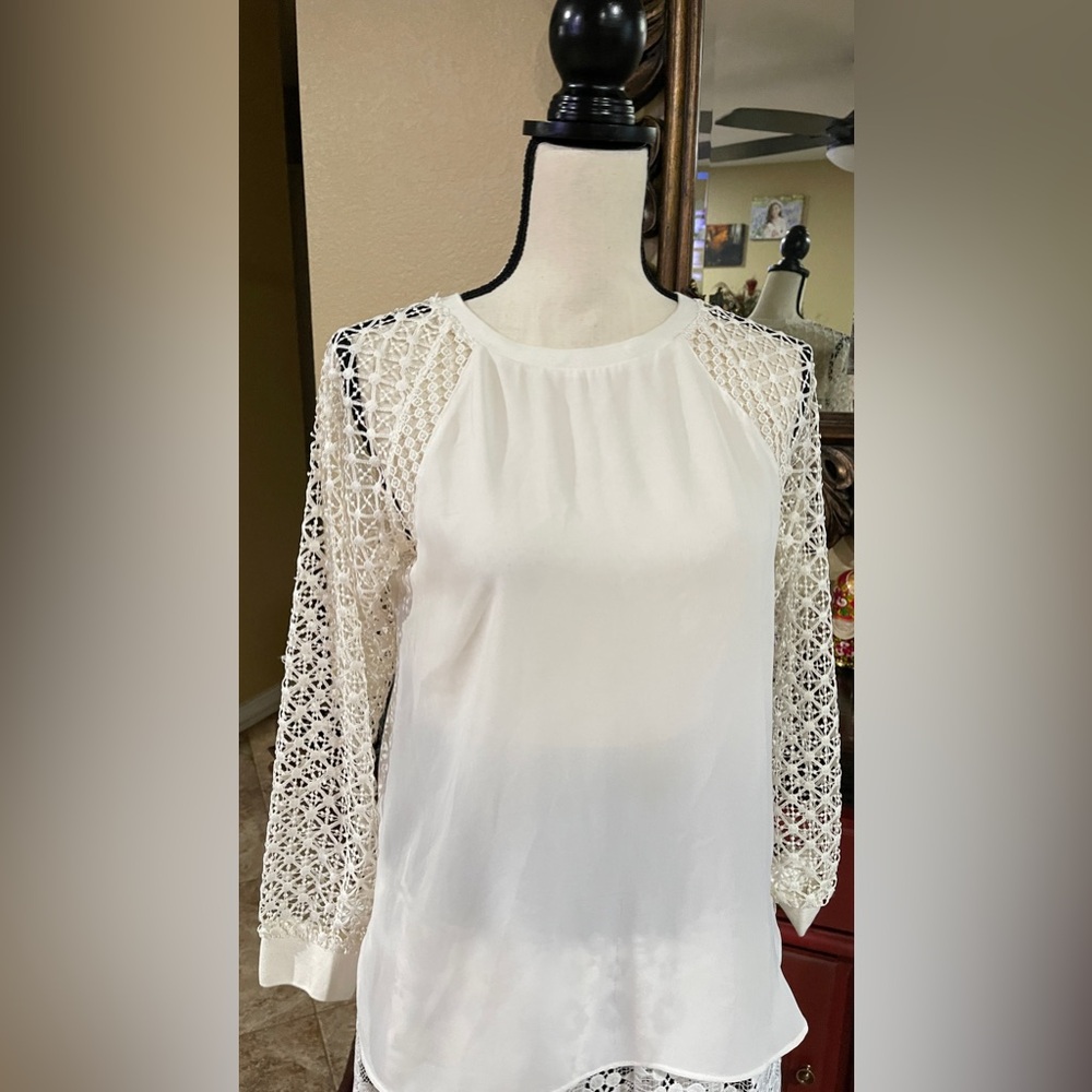 Loft womens white shirt with 3/4 lace sleeves‎ size small petite